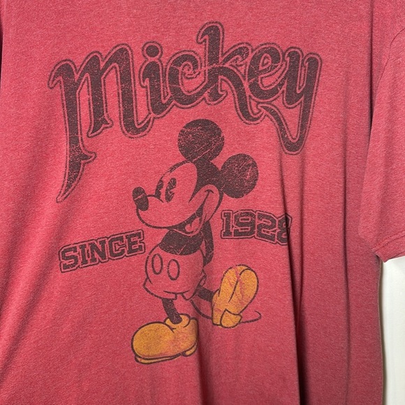 Disney Store Men's Mickey Mouse Since 1928 Graphic T-Shirt Red Vintage size XL - Picture 2 of 7